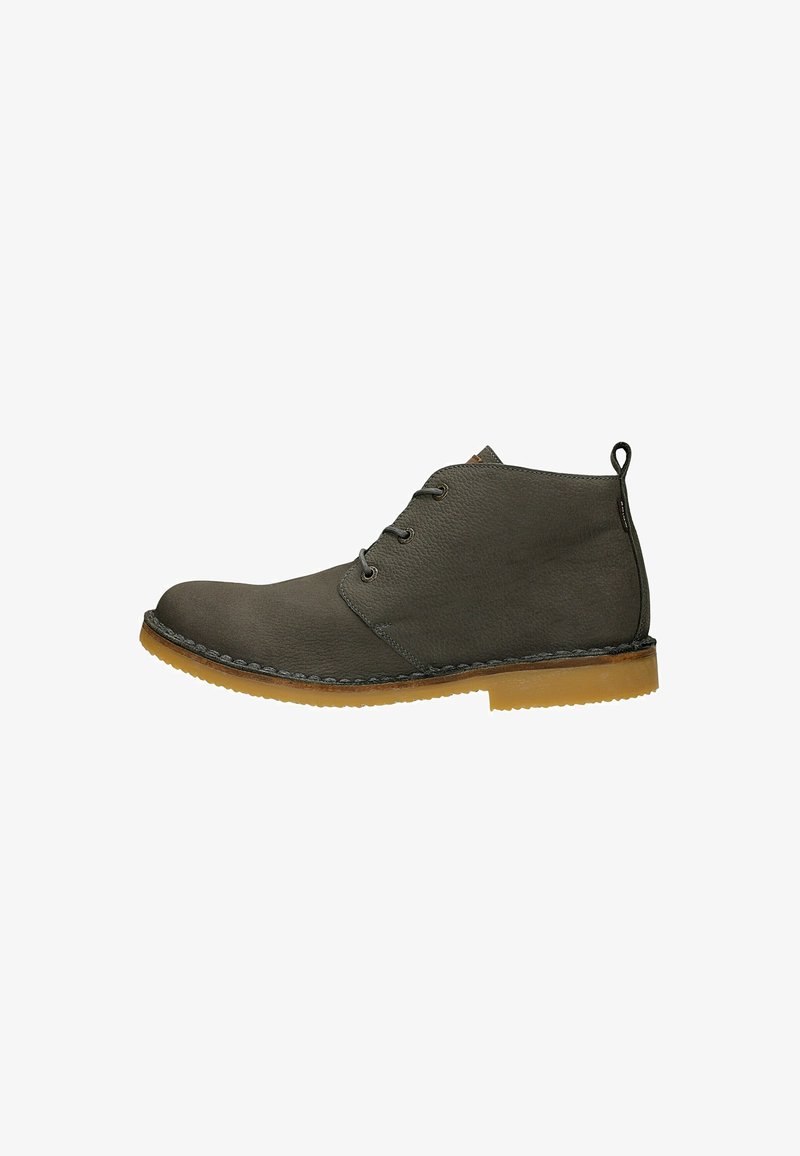 Stivaletti in pelle grigia con punta rotonda, suola marrone e due occhielli per i lacci. Presentano un materiale texture e un inserto posteriore per il sollevamento.