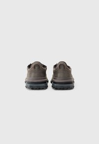 Lacoste ELITE ACTIVE 225 - Sneakers basse - dark brown/black