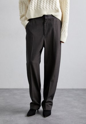 RELAXED TAILORED TROUSERS - Nadrágok - dark oak