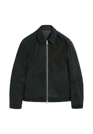 Schwarze Wildlederjacke mit Kragen, Vorderreißverschluss und einer Brusttasche. Glatte Textur und schlankes Design.