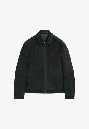 Schwarze Wildlederjacke mit Kragen, Vorderreißverschluss und einer Brusttasche. Glatte Textur und schlankes Design.