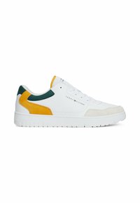 Tommy Hilfiger BASKET CORE LTH MIX ESS - Sneakers basse - city yellow