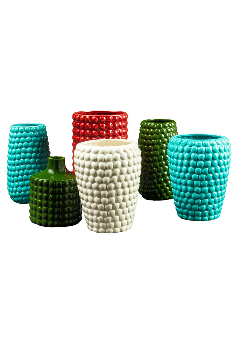 Set di sei vasi decorativi in ceramica di diverse dimensioni e forme. I colori includono turchese, rosso, bianco, verde e superfici texture.