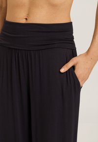 Hanro YOGA - Pantaloni - black beauty