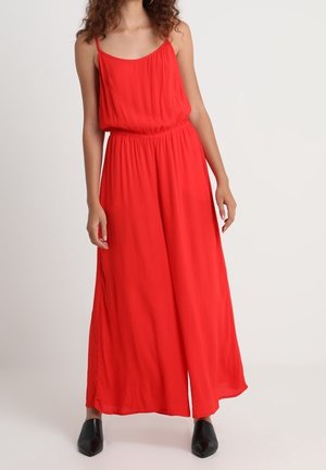 Weekday, Buksedragter - red