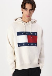 Tommy Jeans MELANGE FLAG HOODIE - Sweatshirt - oat