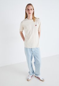Selected Homme SLHREG CLAUS TEE - Basic T-shirt - fog