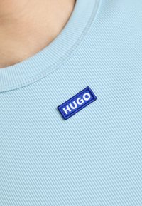 HUGO - T-shirt basic