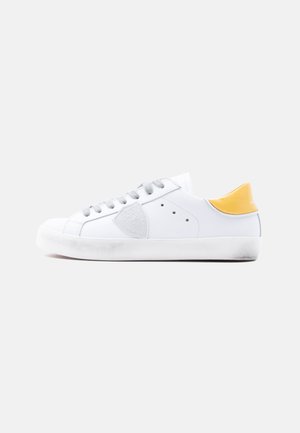 UNISEX - Sneaker low - white/sand/sand/gold-coloured