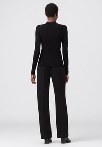 HALLHUBER Strickpullover - black