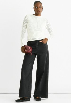Long sleeved top - white