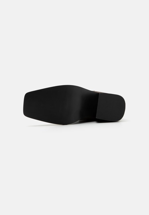 CHERYS - Cowboy/biker ankle boot4