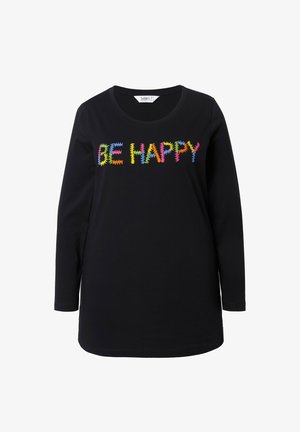 Černé tričko s dlouhým rukávem, zdobené barevným vyšitým nápisem "BÝT ŠŤASTNÝ" se zigzagovým vzorem. Měkká látka a volný střih.