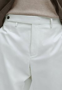 Thumbnail Image 5