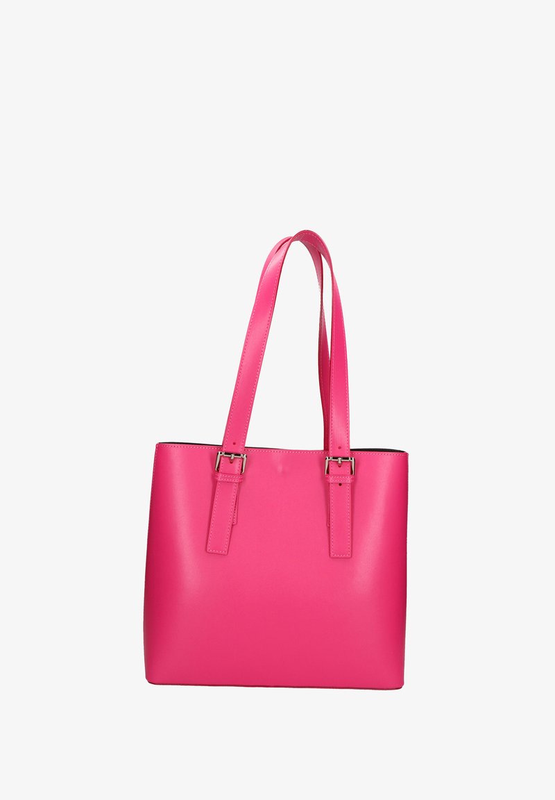 Roze leren schoudertas met twee platte handvatten, rechthoekige vorm en metalen hardwareaccenten. Heteen gladde textuur en een eenvoudig exterieur.