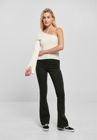 Urban Classics ONE SLEEVE - Pulóver - whitesand