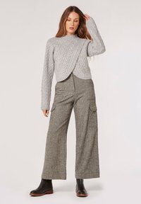 Apricot CABLE CROPPED WRAP  - Maglione - grey
