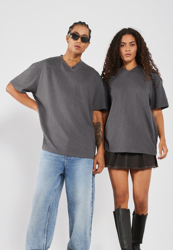 UNISEX - Basic T-shirt - forged iron3