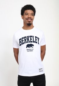 Henry Tiger BERKELEY UNIVERSITY BEAR - Camiseta estampada - white
