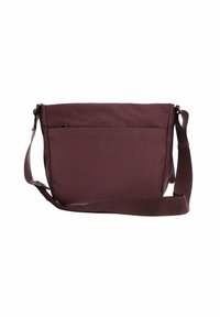 Bordeauxfarbene Umhängetasche aus strukturiertem Stoff, mit einem langen Tragegurt und einer Tasche auf der Vorderseite. Rechteckige Form mit einem dezenten Rautenmuster.