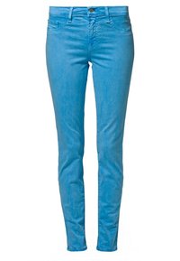 Svetle modré skinny džíny vyrobené z denimu, s klasickým pětikapsovým designem a jedním kovovým zapínáním na knoflík v pase.