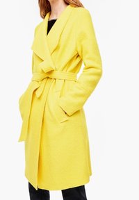 s.Oliver Cappotto classico - yellow
