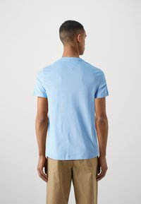 Tommy Hilfiger - T-shirt z nadrukiem