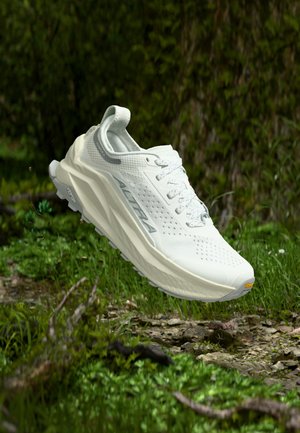 OLYMPUS 6 - Zapatillas de trail running - white