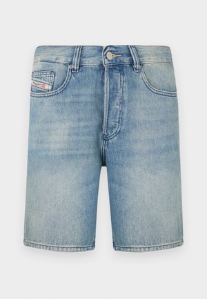 Jasnoniebieskie szorty jeansowe o prostym kroju, z pięcioma kieszeniami i zapięciem na guzik. Widoczne przeszycia i delikatne przetarcia na całej powierzchni.