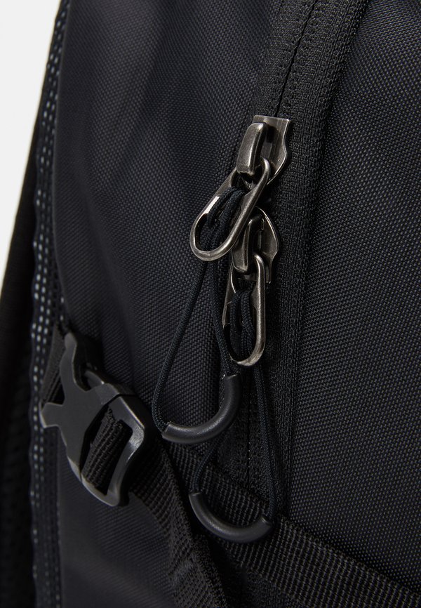 TRIPLE CANYON™ 24L BACKPACK - Rucksack3