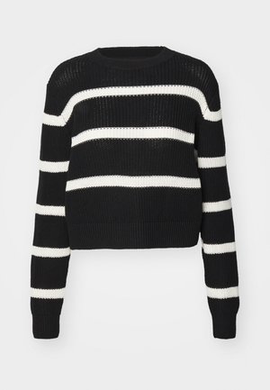Zwarte crop sweater met witte horizontale strepen, gebreide textuur, ronde hals en geribbelde manchetten en zoom.
