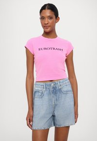 EYTYS Apdrukāts T-krekls - fuscia