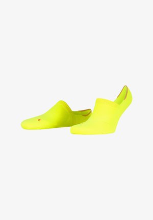 Chaussettes jaunes à coupe basse avec un design en tricot texturé, dotées d'une bordure côtelée et de coutures minimales. Rembourrage léger au niveau de la semelle.