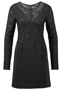 Vestido negro con largas mangas de encaje, un corsé de encaje ajustado y una falda de satén suave. Los detalles clave incluyen un escote en V y una cremallera en la parte posterior.