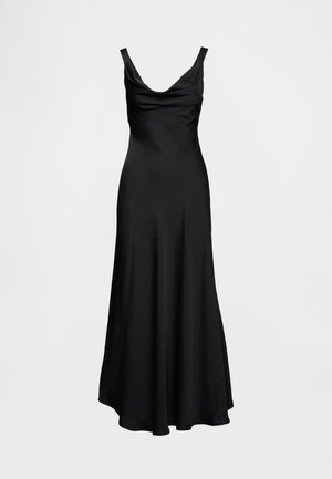 Svart ärmlös klänning med draperad halsringning, flödande A-linje silhuett, slätt tyg och golvlång fåll. Inga extra mönster eller detaljer.