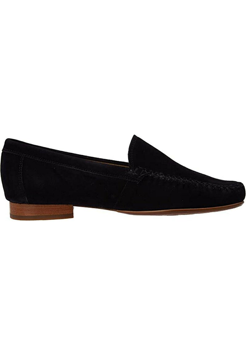 Zwarte suède instappers met een vlakke bruine rubberen zool, voorzien van decoratieve stiksels en een slip-on stijl. Soepele textuur, minimalistisch ontwerp.