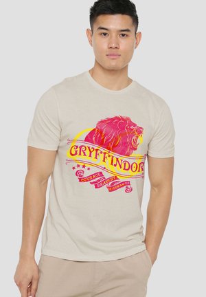 Harry Potter, HARRY POTTER GRYFFINDOR LION CHARACTER BADGE - Print T-shirt - mottled beige
