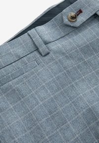 Next TAILORED FIT CHECK REGULAR FIT - Ülikonnapüksid - light blue