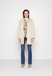 Wrangler BOOTCUT - Calças de ganga bootcut - good life