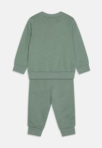 adidas Originals TREFOIL UNISEX SET - Tepláková súprava - silver green