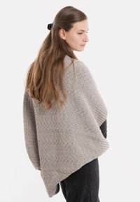 Knit Factory AMBER - Poncho - iced clay