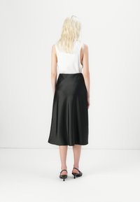 Thumbnail Image 4