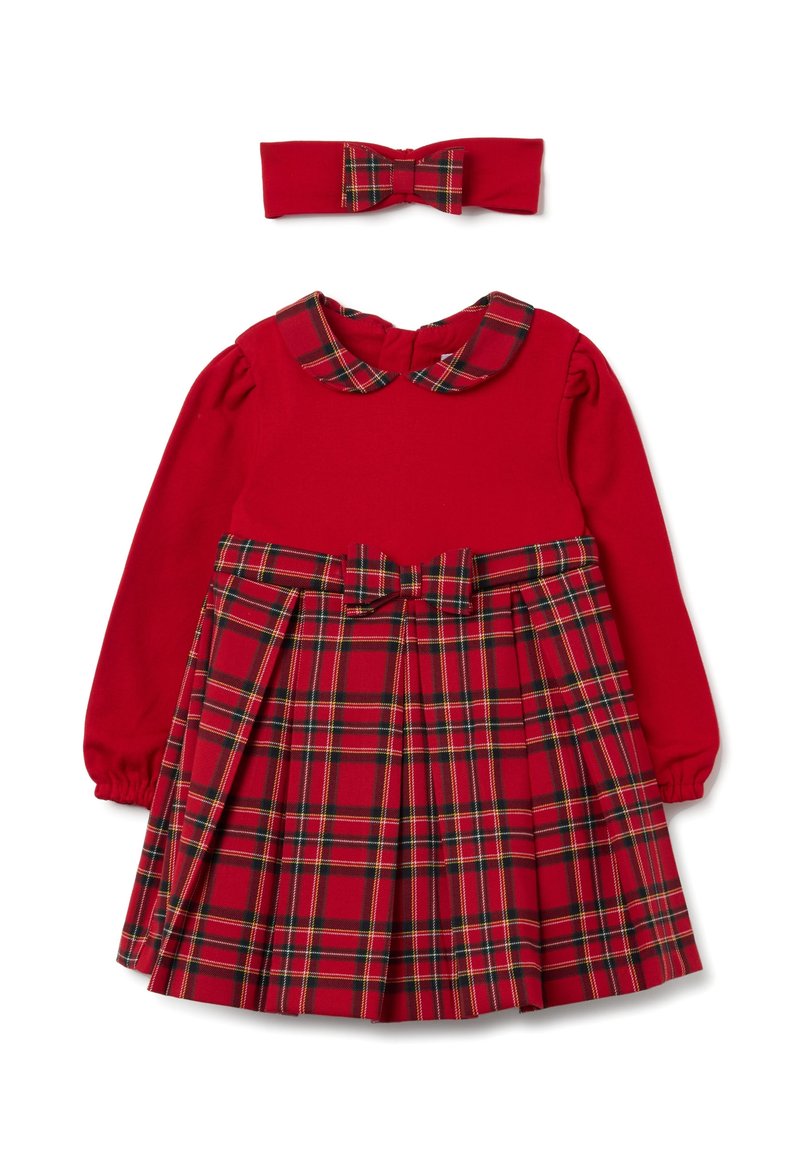 Rotes langärmliges Kleid mit kariertem, plissiertem Rock und rundem Kragen; passendes rotes Haarband mit kariertem Schleifendetail in der Mitte.