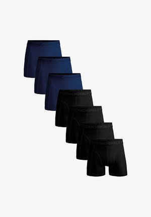 Vīriešu bokseršnītes tumši zilā un melnā krāsā. Izgatavotas no mīksta auduma, ar elastīgu jostu, kurā ir zīmols "MUCHACHO MALO". Četras melnas un trīs tumši zilas bukseršnītes.