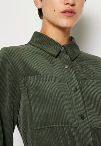 ONLY ONLMERLE DRESS - Abito a camicia - duffel bag