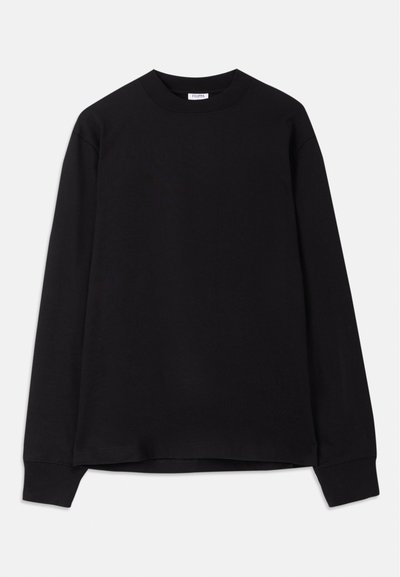 Black long-sleeve t-shirt made of soft cotton. Features a round neckline, loose fit, and ribbed cuffs. No visible patterns or logos.