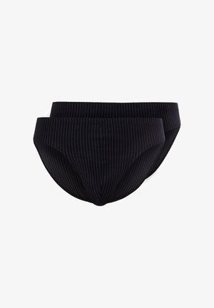 Zwei schwarze Herren-Slips mit dünnen vertikalen weißen Nadelstreifen, übereinander gestapelt vor weißem Hintergrund.