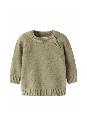 Pull bébé beige tricoté à manches longues avec encolure, poignets et ourlet côtelés, comportant deux boutons en bois près de l'épaule gauche.