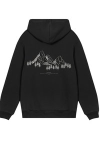 Zwarte hoodie met een wit ontwerp van een berg en boom op de achterkant. Gemaakt van zachte stof met ribgebreide manchetten en tailleband.