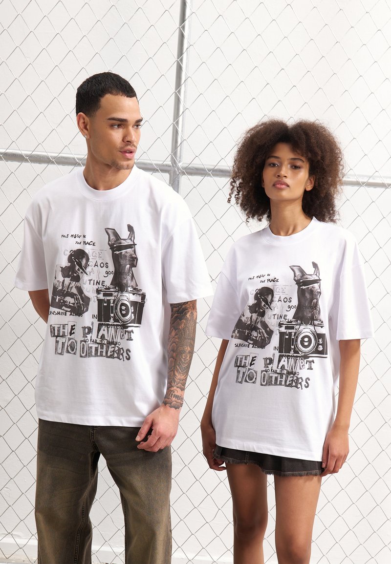 YOURTURN UNISEX - T-shirt print - white